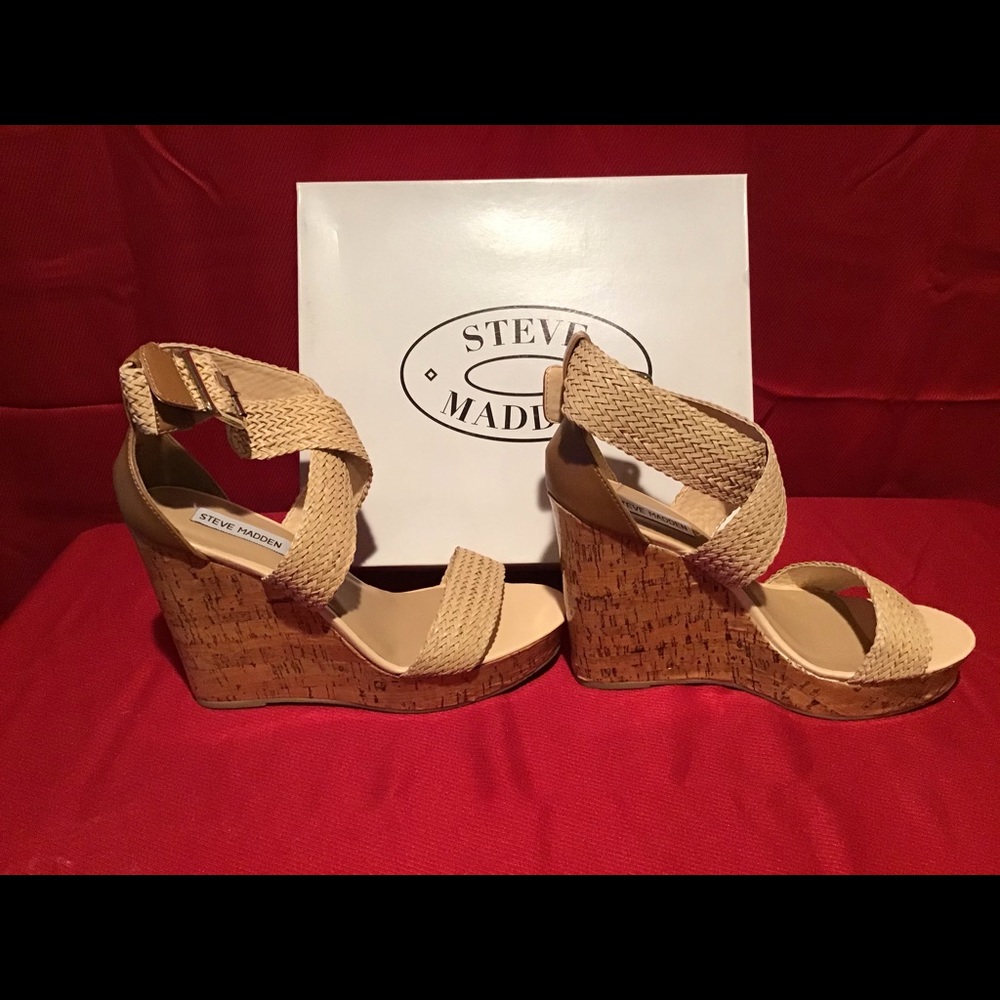 Steve Madden - Picture 3 of 5